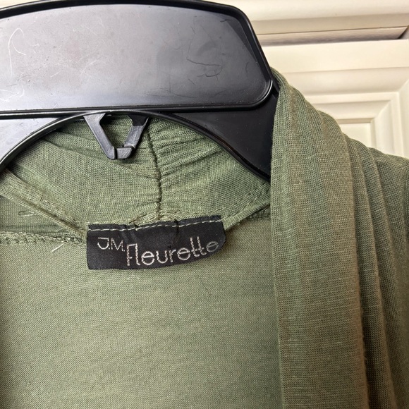 Sage color open duster with scalloped hem - Picture 5 of 7